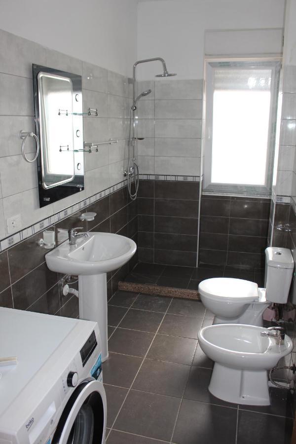 City Center Luxurious Apartment Shkodër Eksteriør bilde